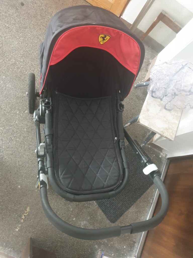 N2 (#ID:1007-1005-medium_large)  Wózek dziecięcy Ferrari wielofunkcyjny z kategorii ¿Inne kategorie? i który jest w Poznan, used, 750, z unikalnym identyfikatorem - Podsumowanie zdjęć, fotografii, ramek i mediów wizualnych odpowiadających reklamie zaklasyfikowanej jako #ID:1007